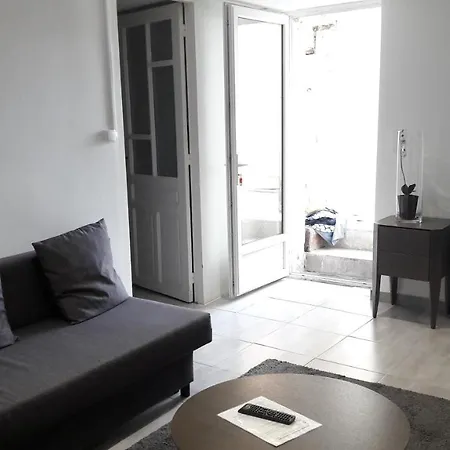 - Jardin Apartment *